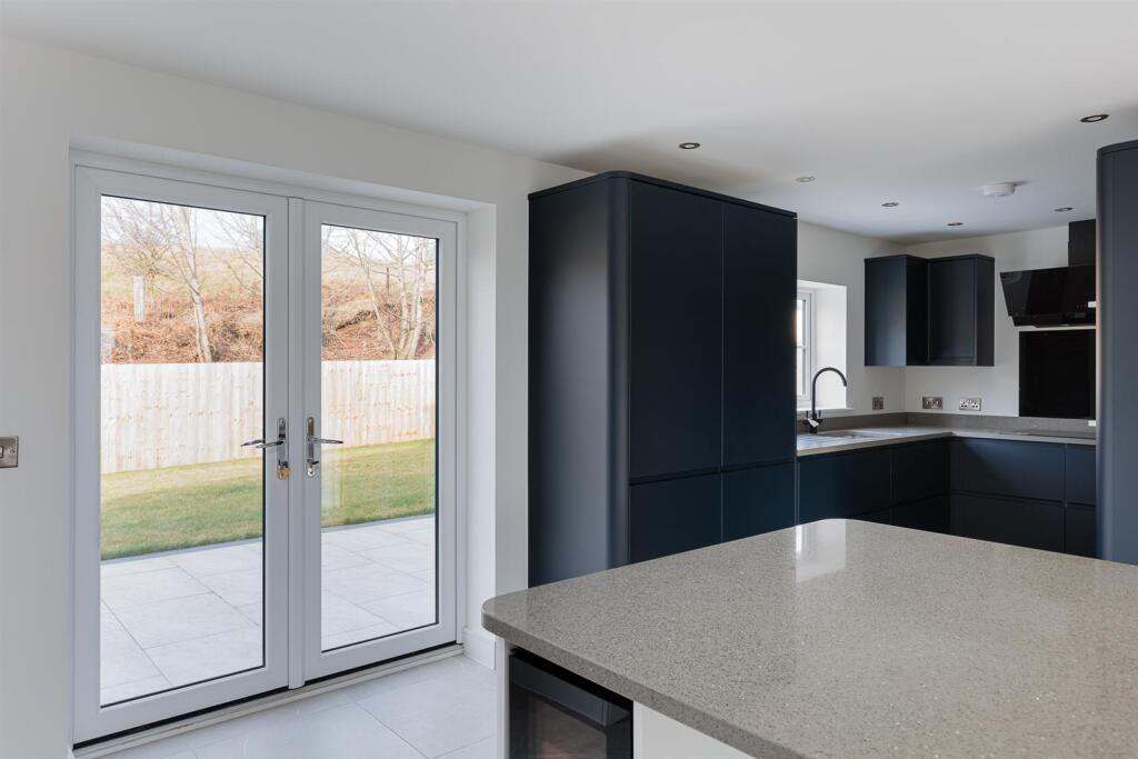 Kitchen Breakfast Family Room