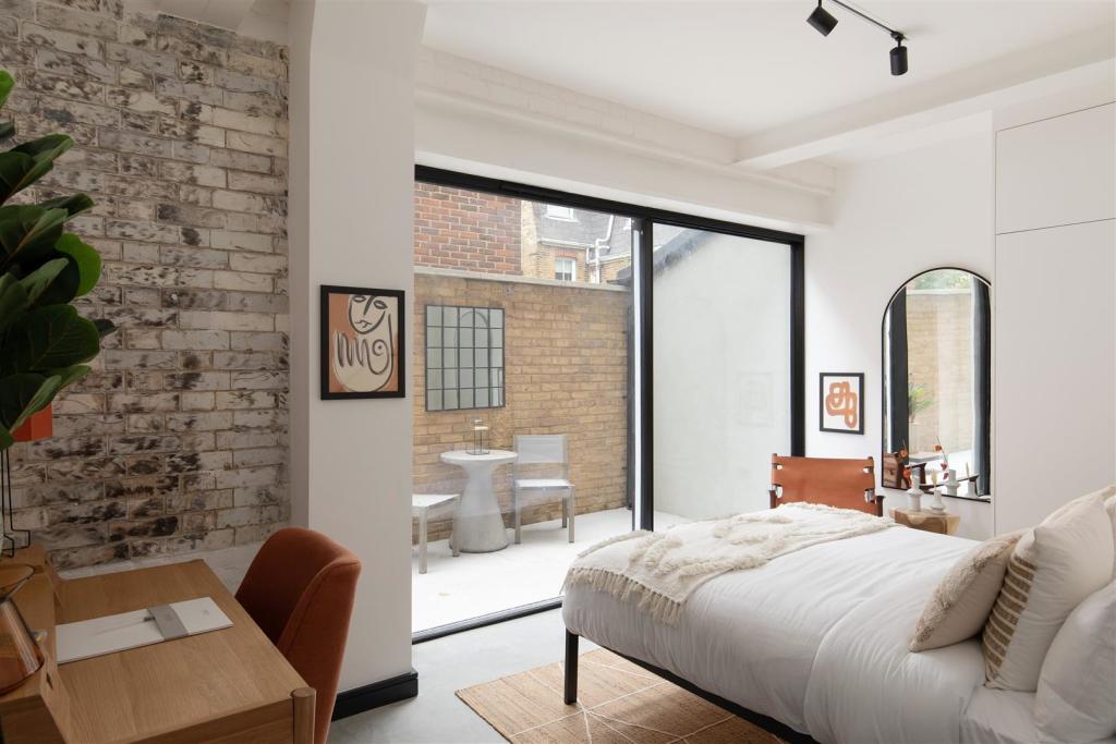 Flat 2 - 23.jpg