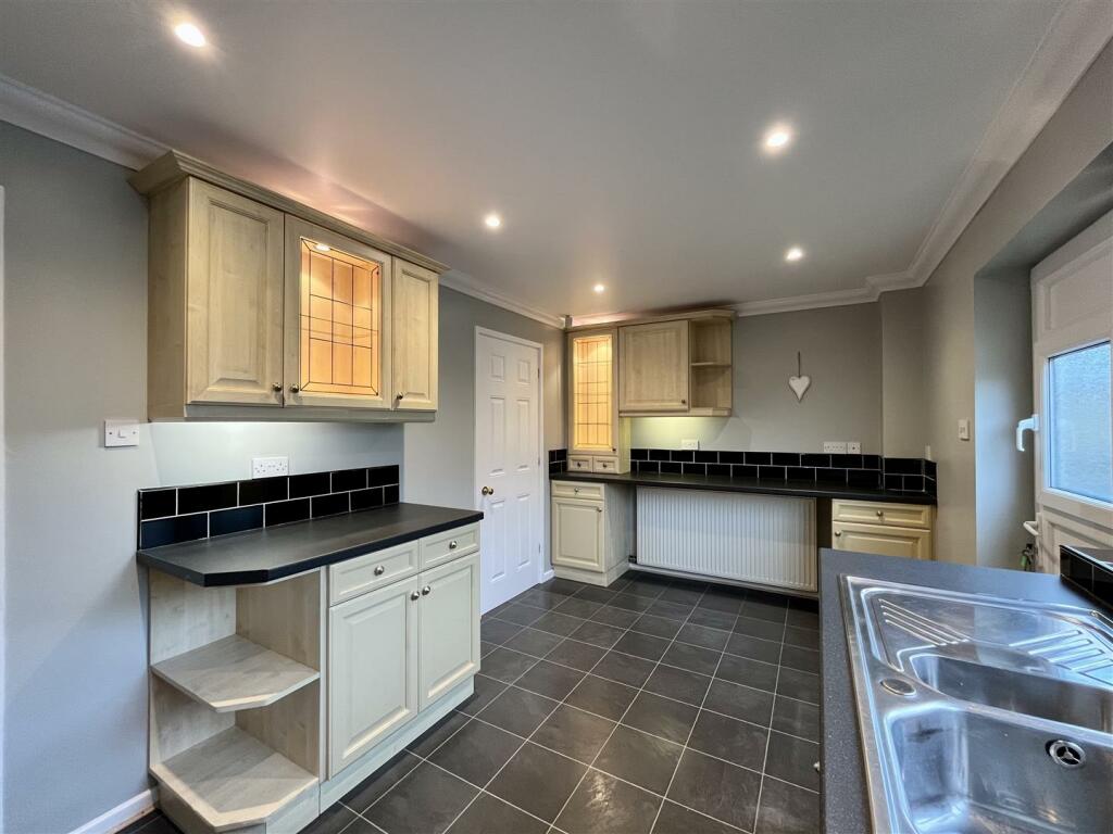Breakfast Kitchen Aspect 2