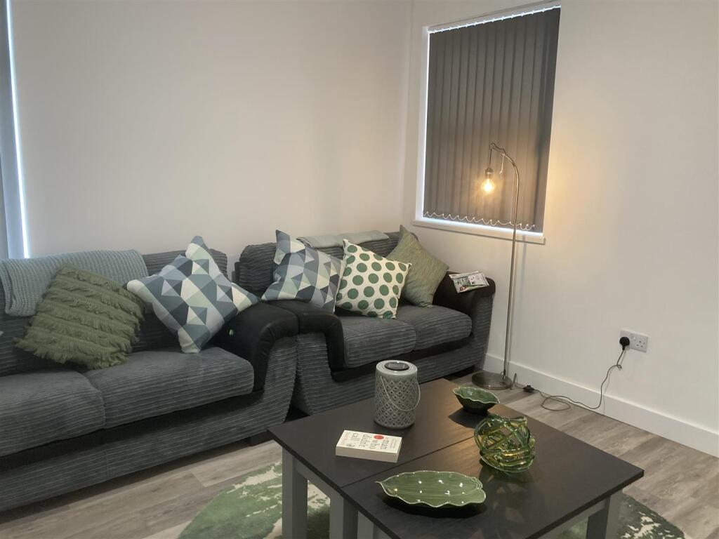 Walgrave Street 56 Living Room a.JPG