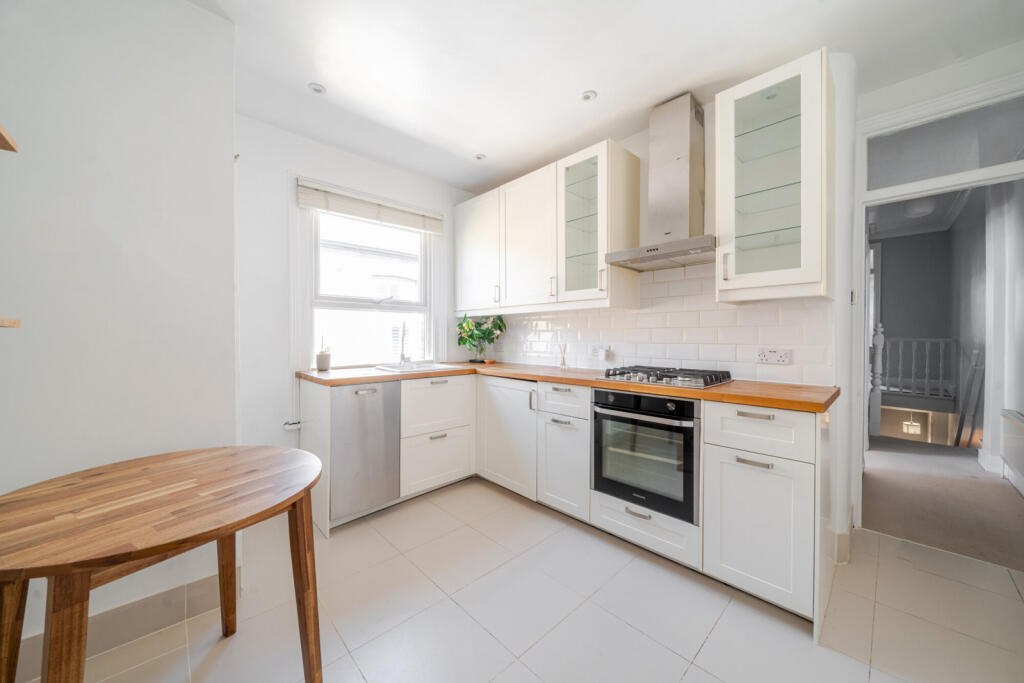 10-6823242e5d5ab-...