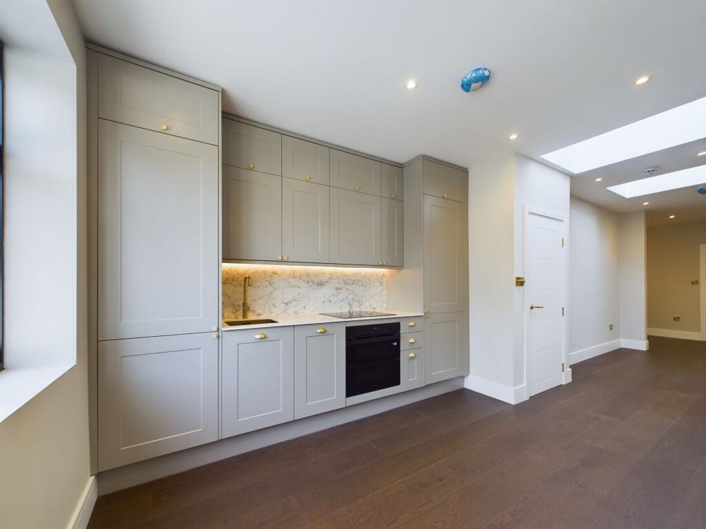 OPEN PLAN KITCHEN