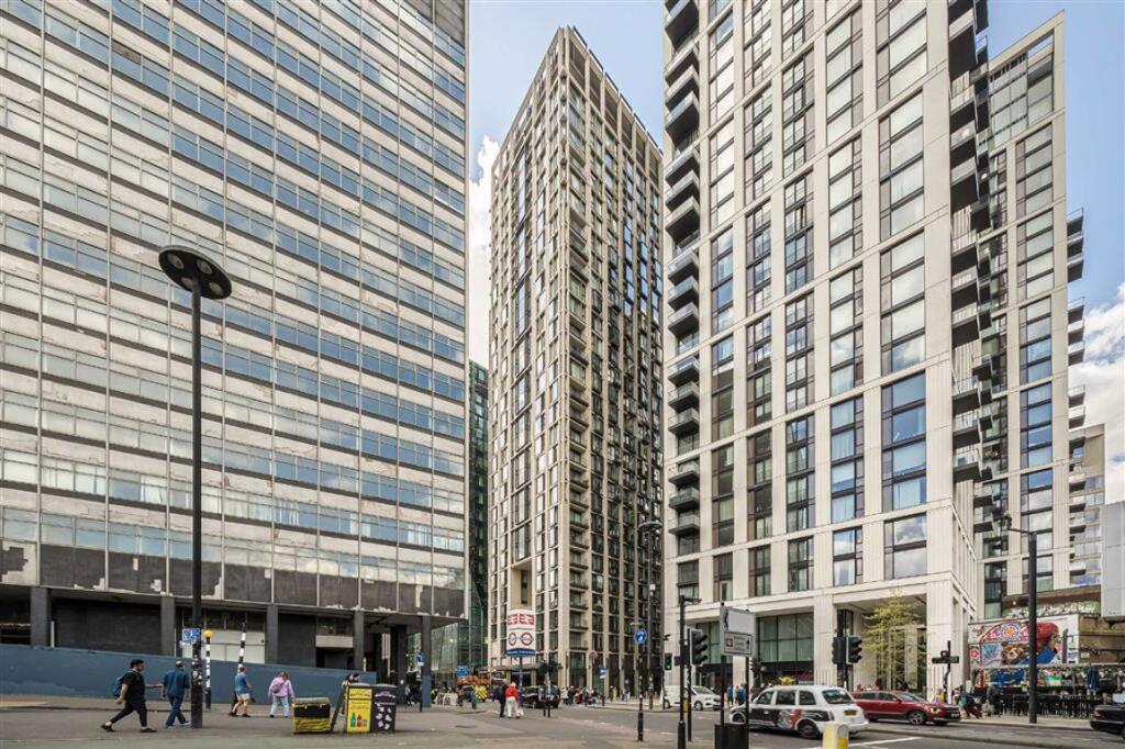 Casson Square, Waterloo