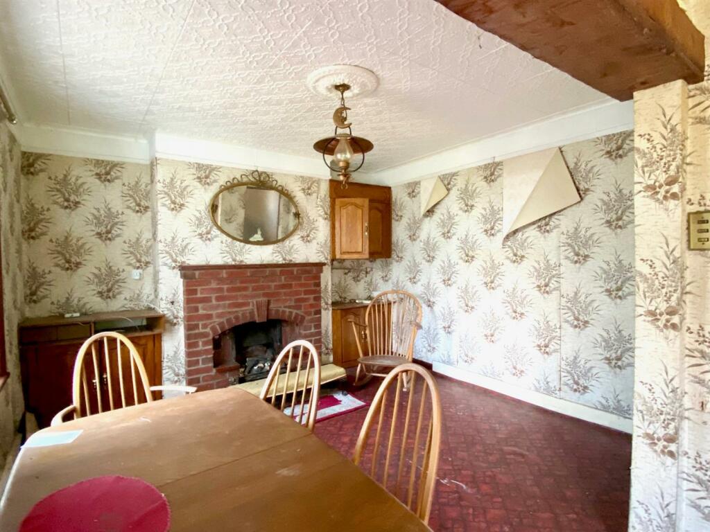 Dining Room.jpg