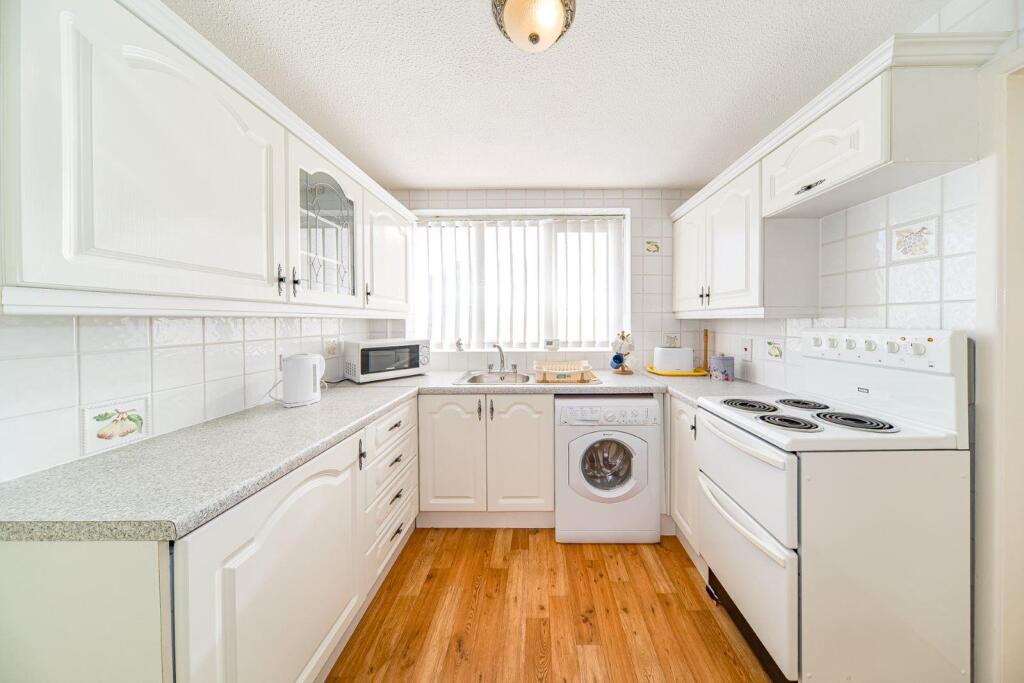 15 Arnside Avenue kitchen.jpg