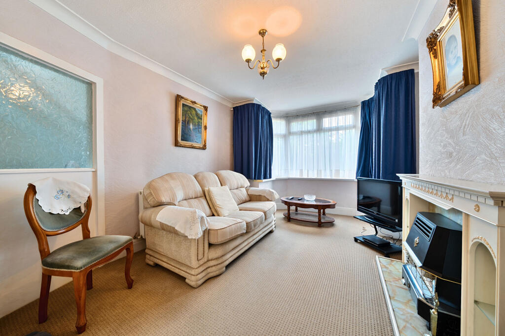 1295837-11-682d9b...