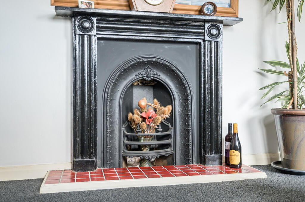 1326394-6-6878d98...