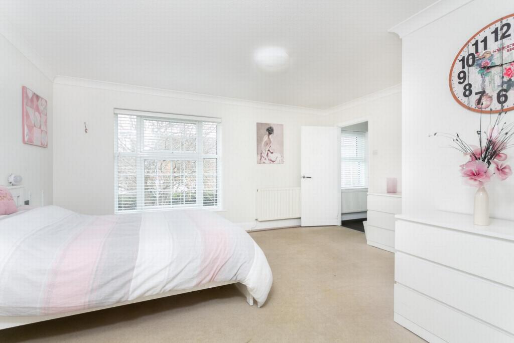 Principal bedroom