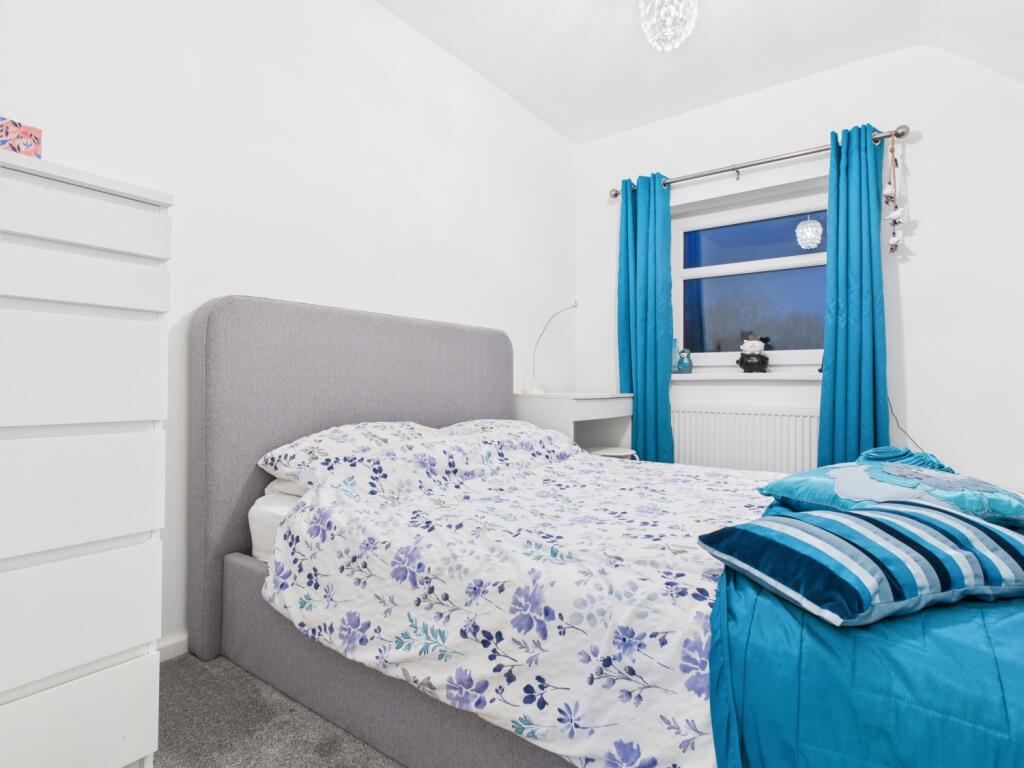 CAM03729G0-PR0201-STILL024