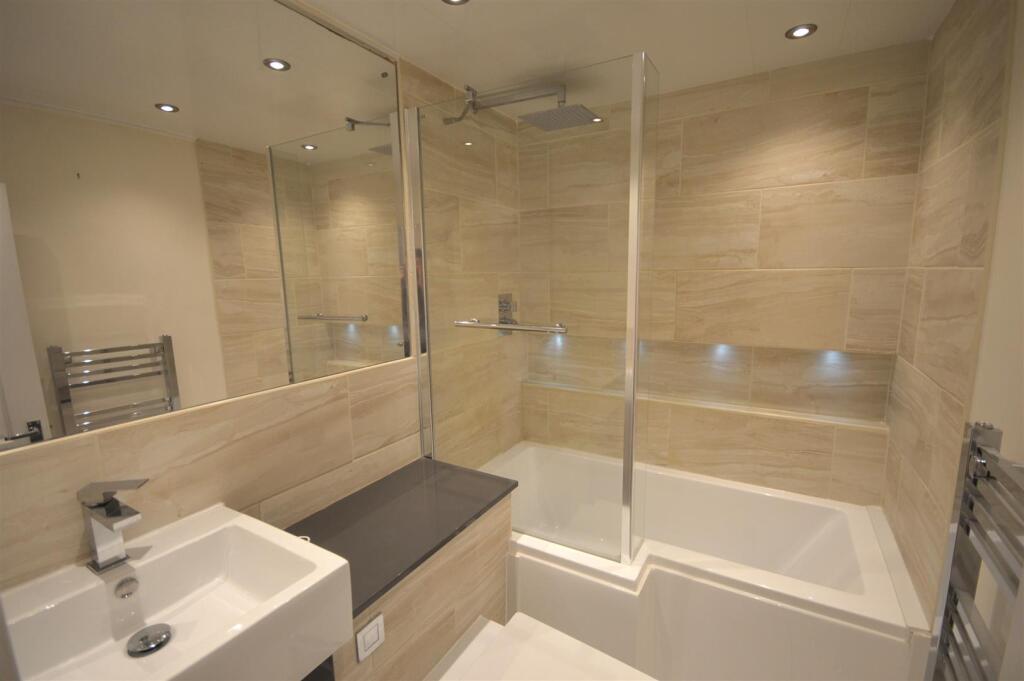 Bathroom.JPG