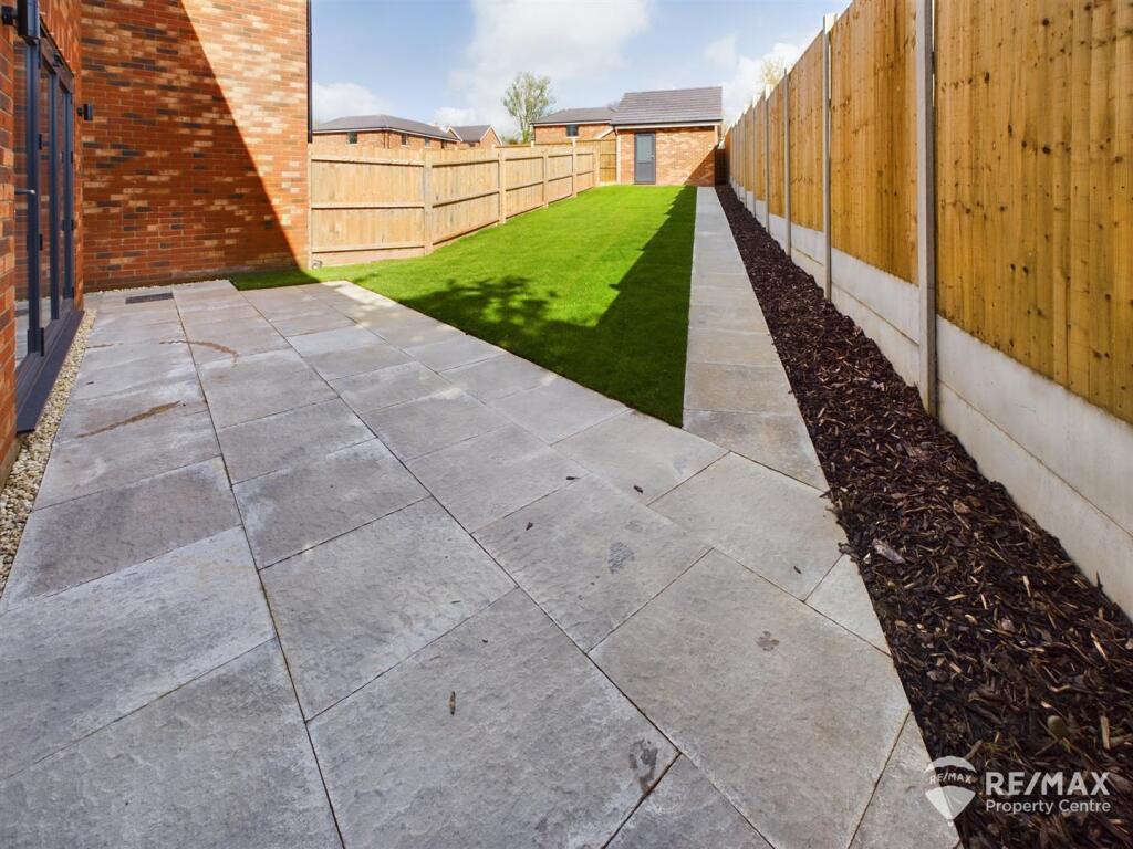 Patio Area (2).jpg