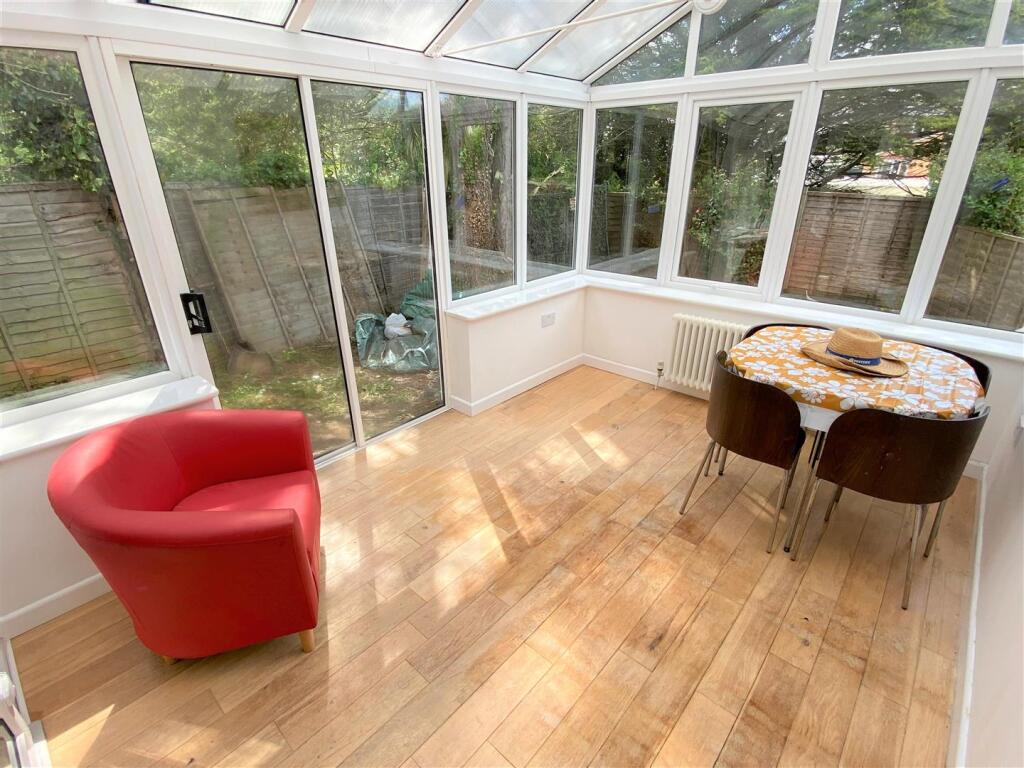 1a Pydar Close Conservatory