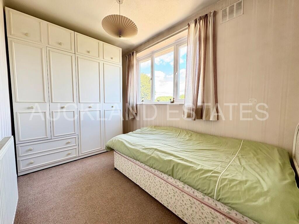 IMG_5722-17564550...