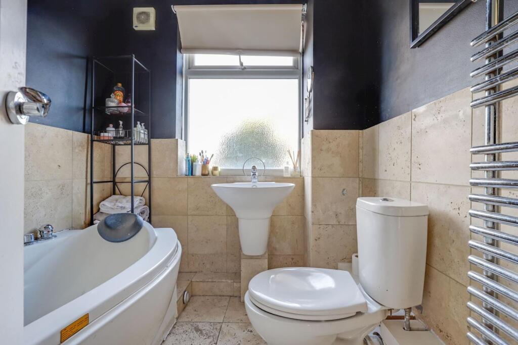 11-ef74JHPropWpen - 110 Marlow Road - 31-medium.jp