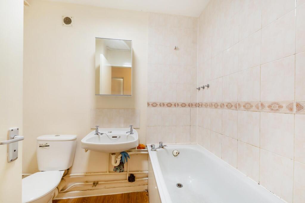 Flat 2, 35 Westwood Hill, SE26 6NY-6.jpg