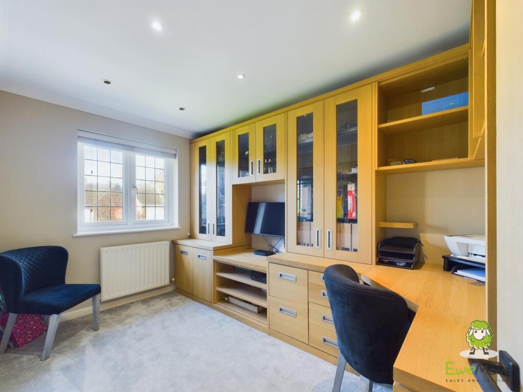 CAM03778G0-PR0171-STILL007