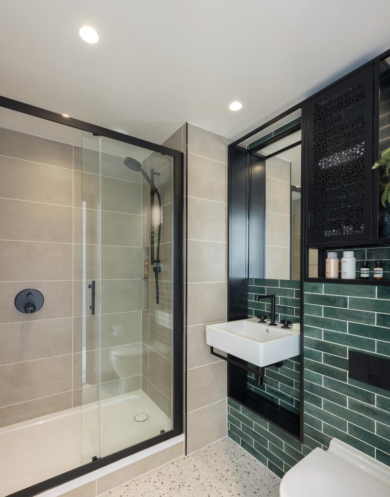 Poplar Riverside- show apartment