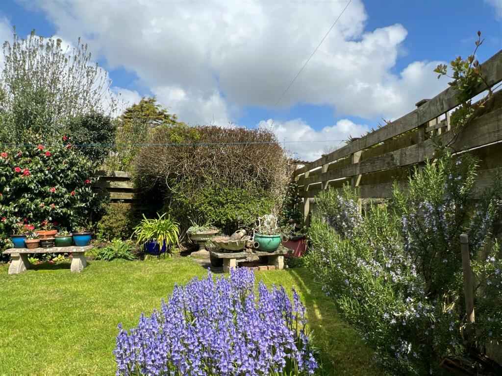 Garden &amp; Parking &amp; Outbuildings