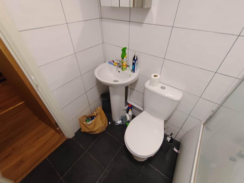 Ground floor bathroo
