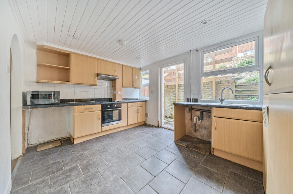 1361540-11-68de77...