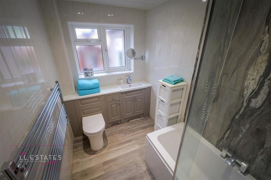 bathroom 44.jpg