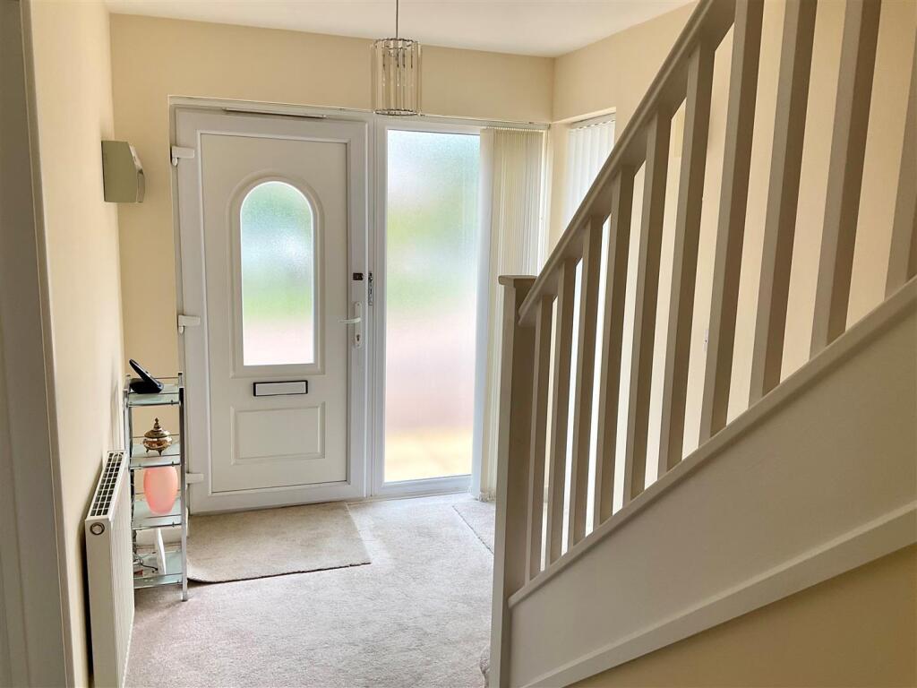 Entrance hall.jpg