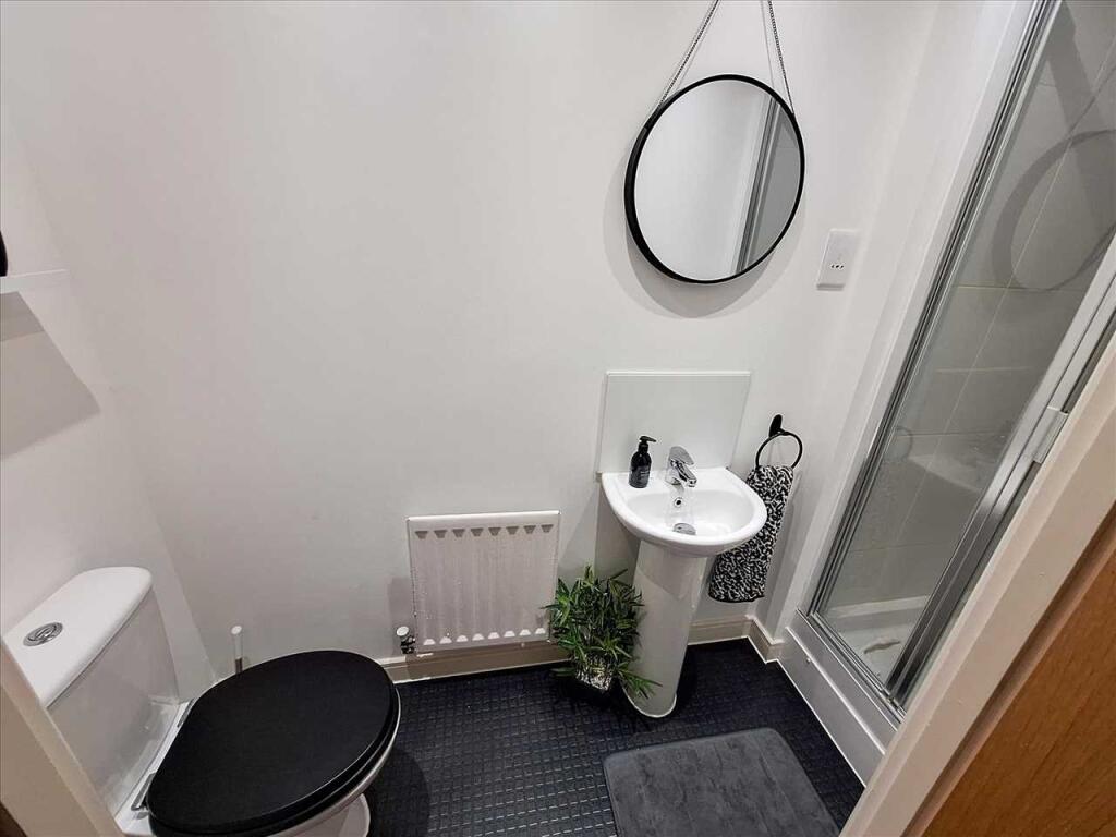 Cloakroom/Shower