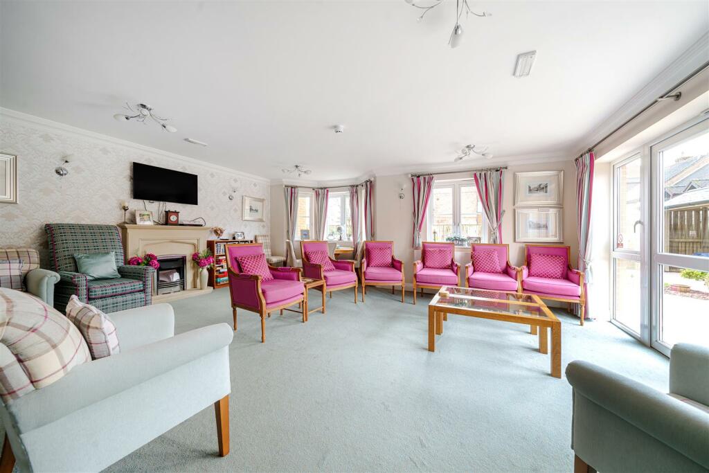 Owners Lounge (2).JPG