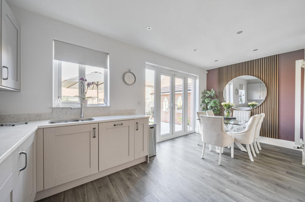 1353939-10-68d29d...