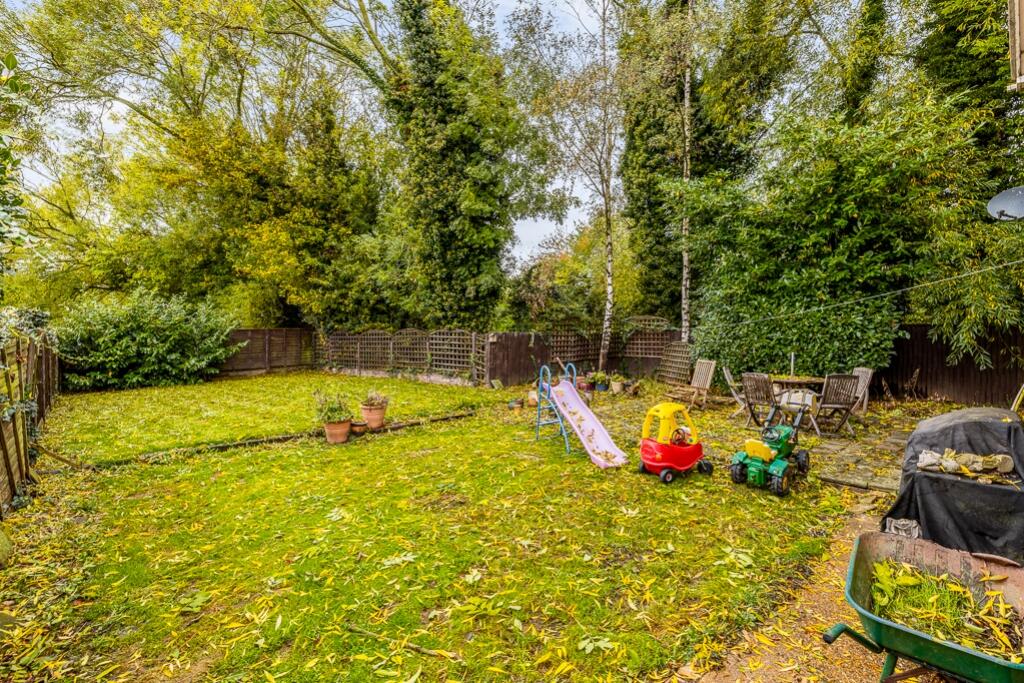 77 Middlegate Road West (Frampton)-9