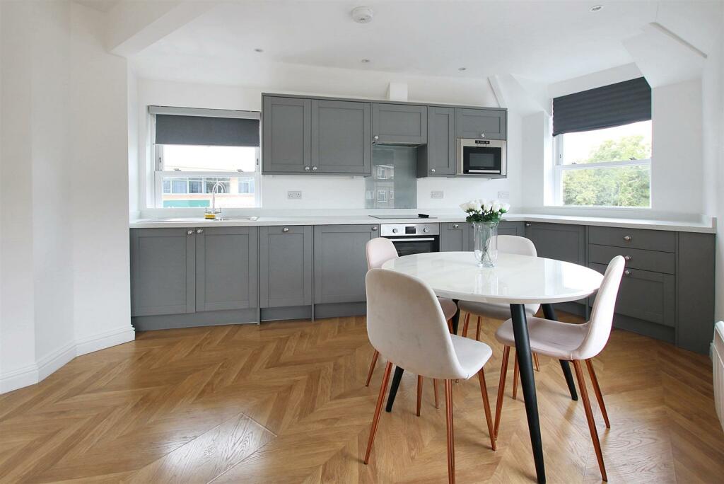 Kitchen diner 2.JPG