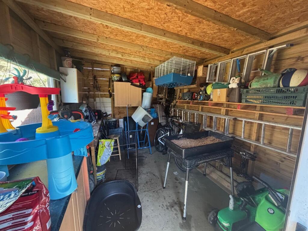 Shed. 2.jpg