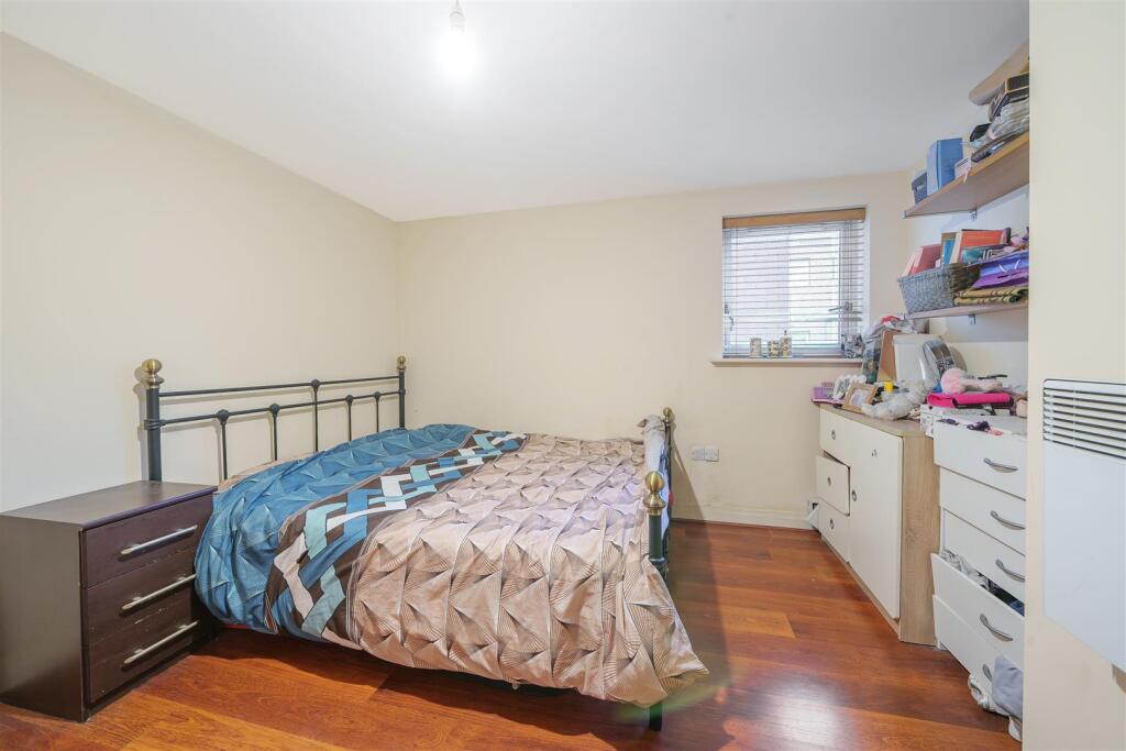 Lucida Court - Bed 2 (2).jpg