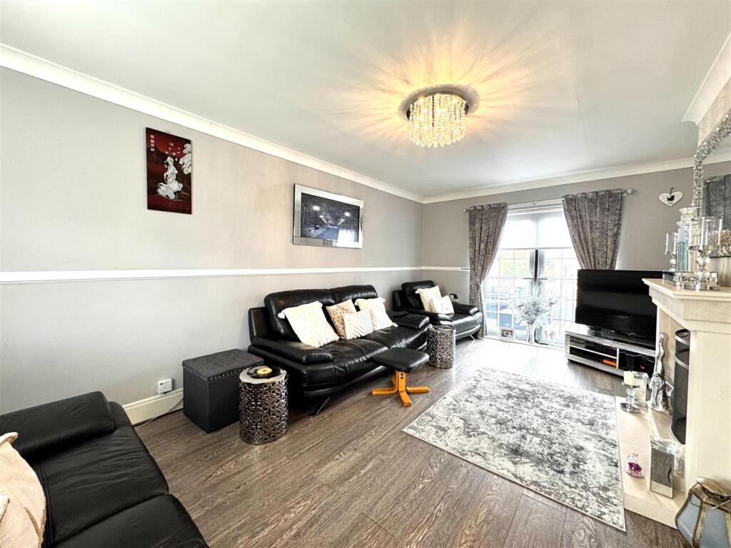 LIVING ROOM/DINING ROOM