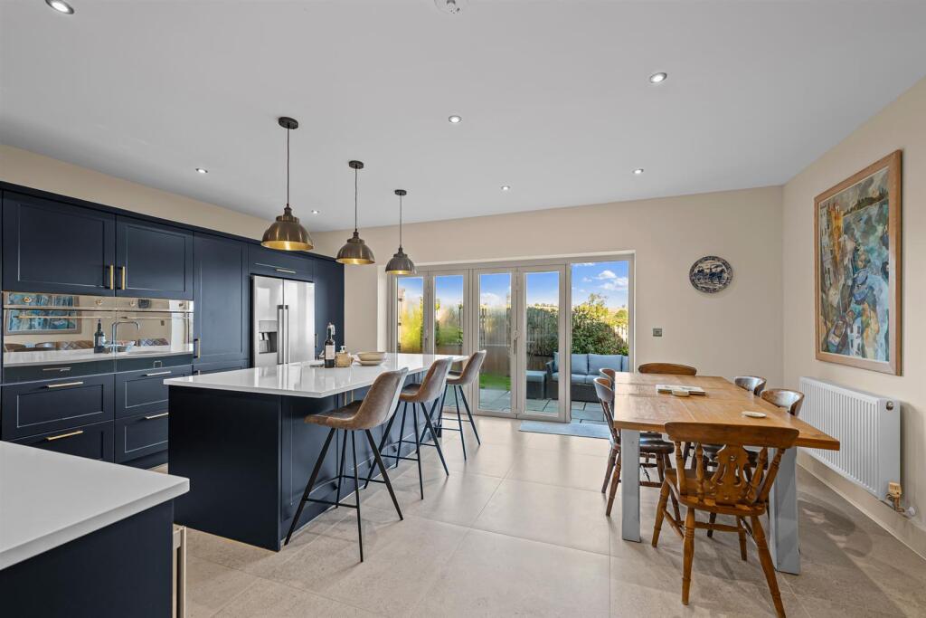 23 North Lodge Road-11.jpg