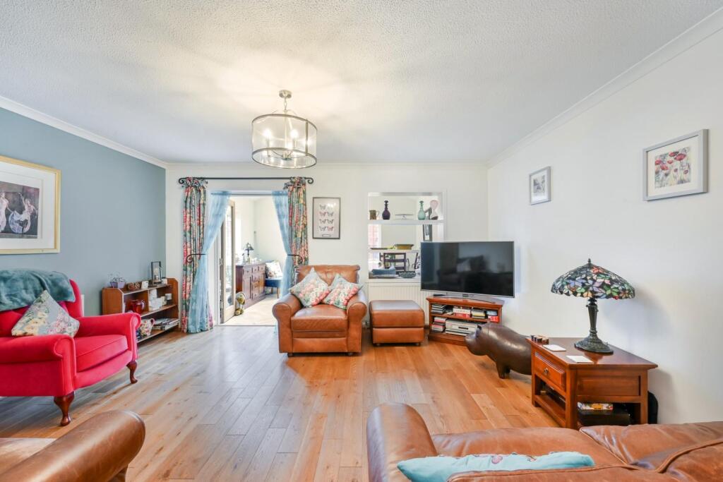 CARDINAL CLOSE (5).jpg