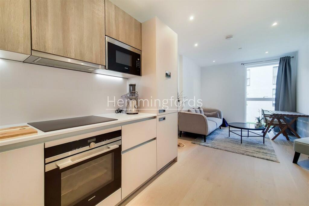 3_Kitchen-Reception-2.jpg