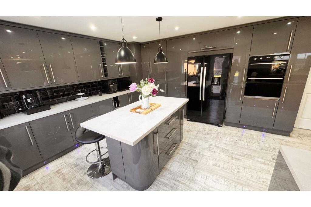 Kitchen/Breakfast