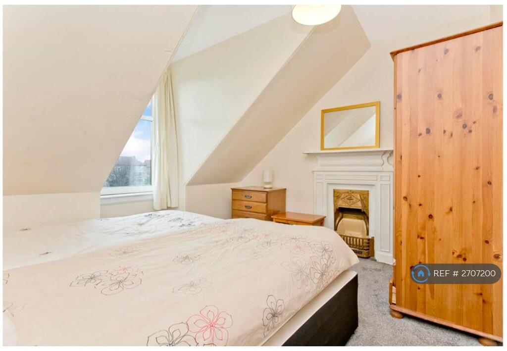 1st Bedroom - Twin Room