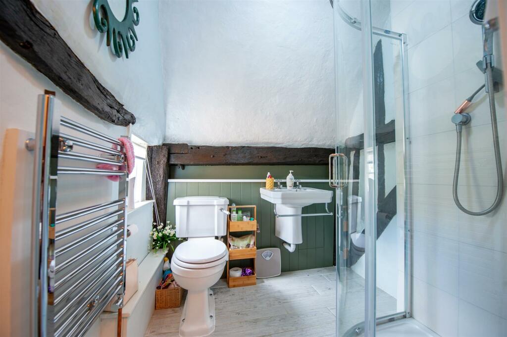 Shower Room.jpg