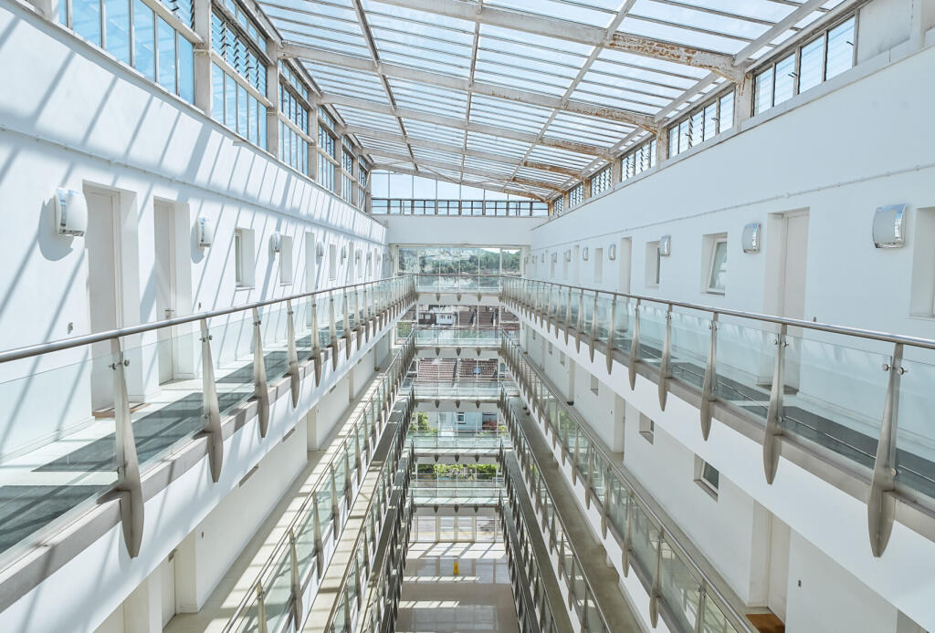 1297634-5-683724a...