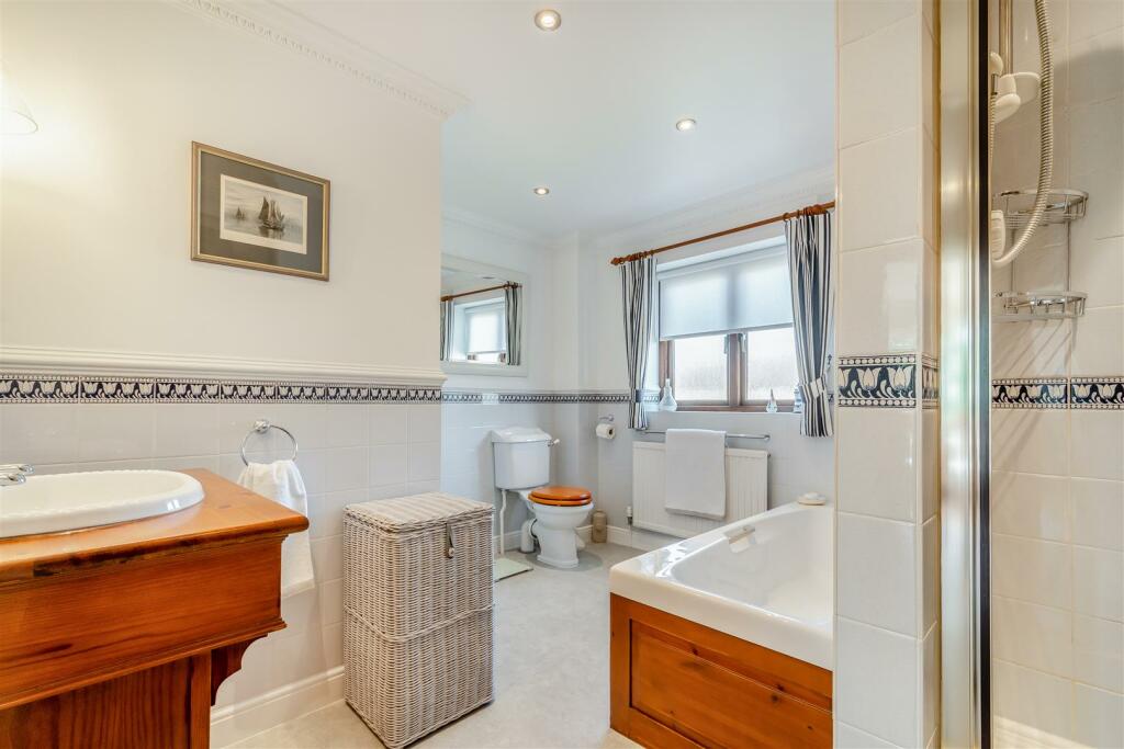 8569268-interior10.jpg