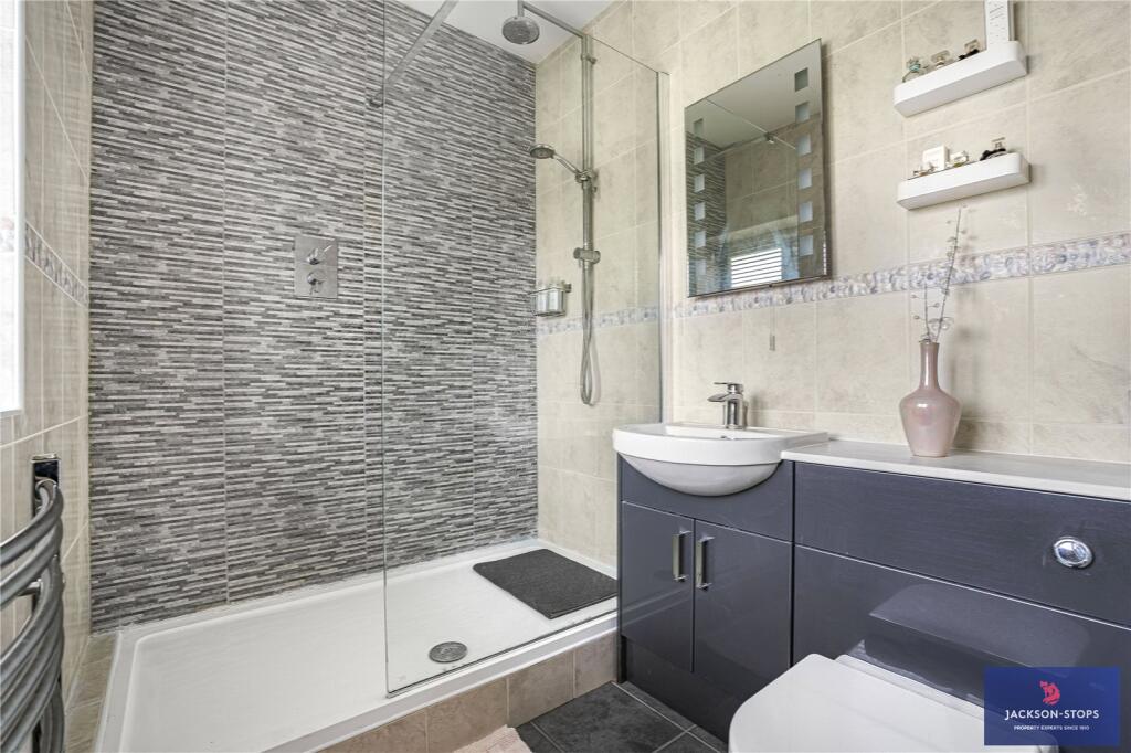 Bedroom 1 Ensuite