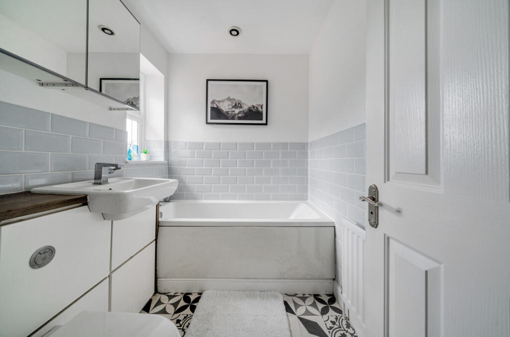 1313894-7-685ad04...