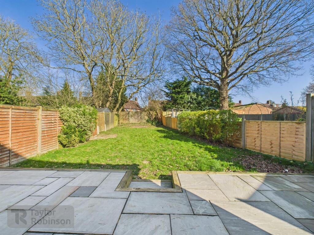 CAM02600G0-PR0416-STILL006.jpg