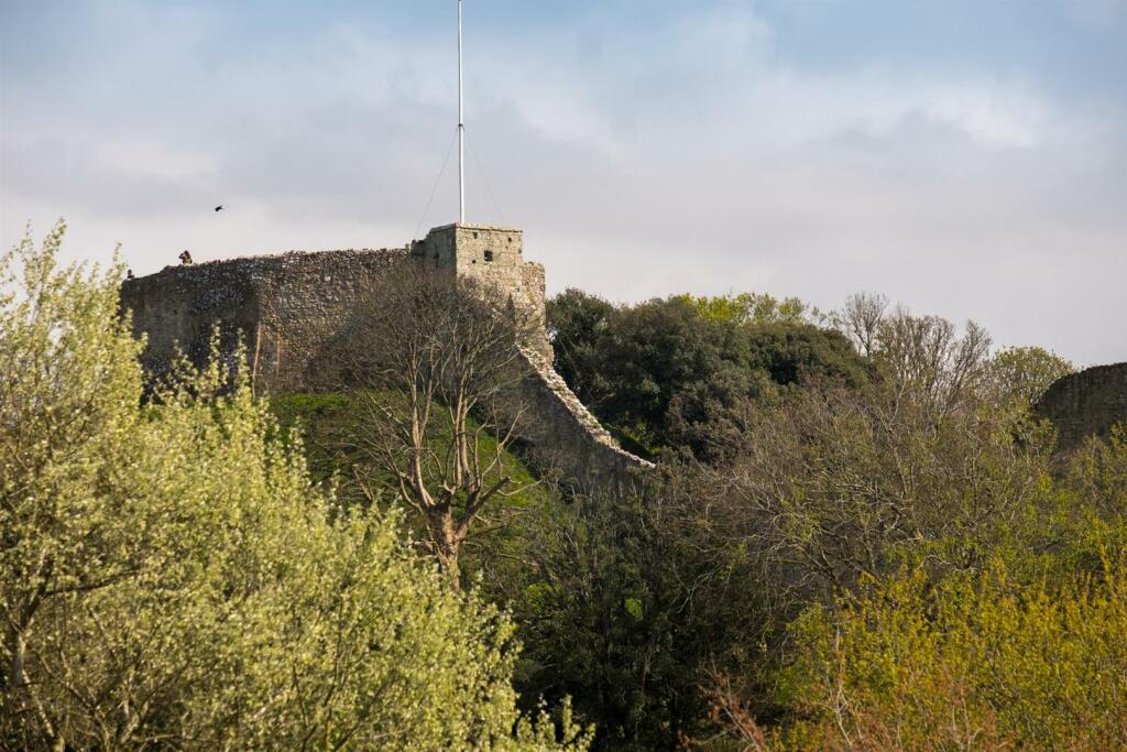 Carisbrooke Castle..jpeg