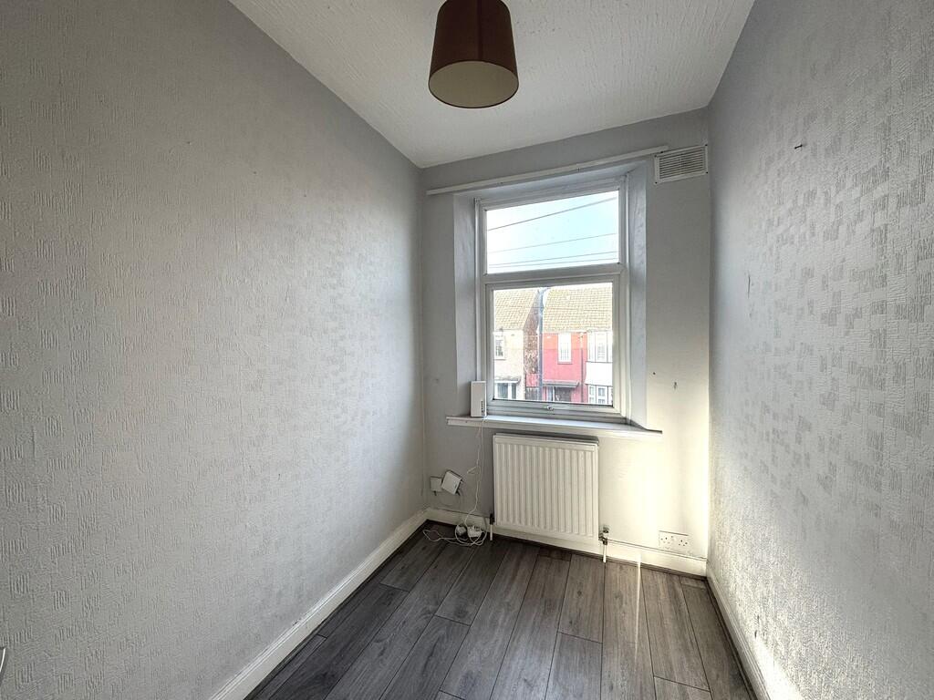 Maybank Avenue  (...