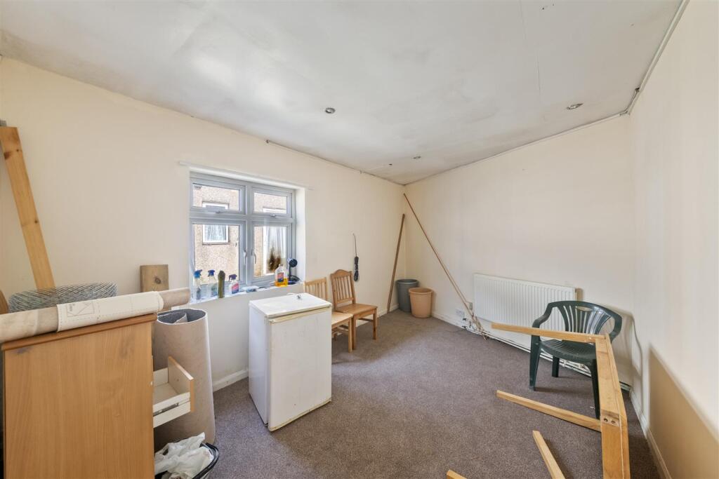 Garden Annex 2 bed ground floor flat 27.1