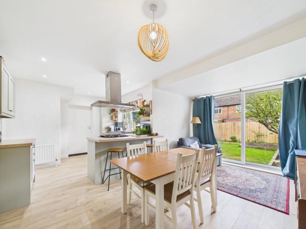 CAM02195G0-PR0069-STILL003