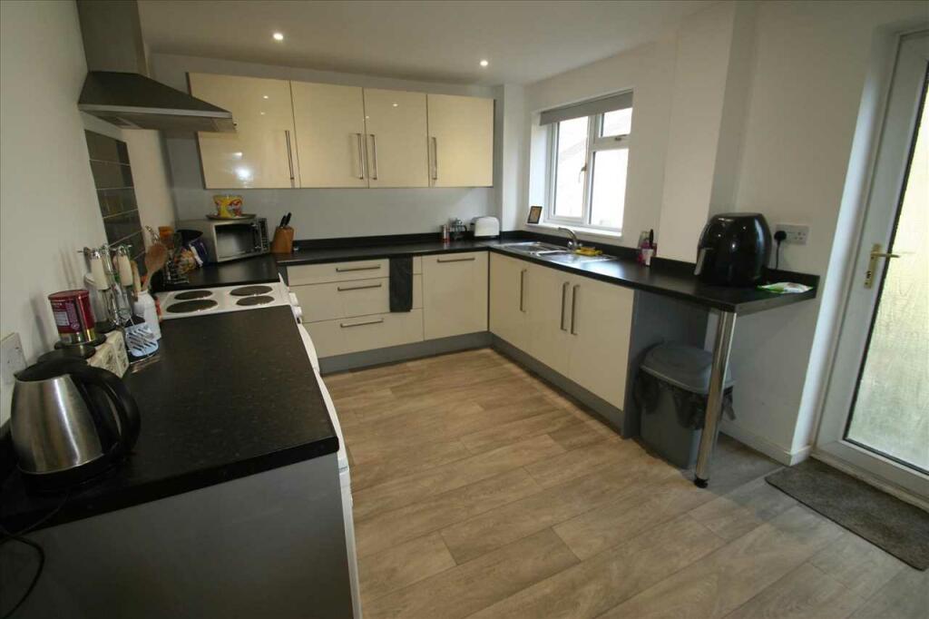 Fitted Kitchen